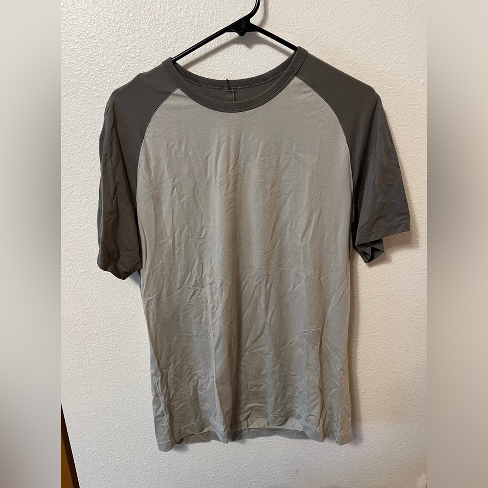 Lululemon T-shirt